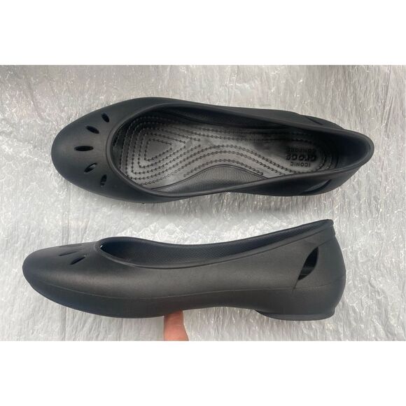 Crocs Women's Kelli Ballet Flat black 8 M US - Picture 2 of 9